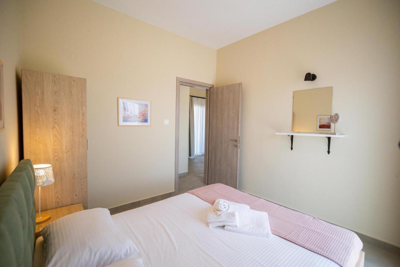 Varkes Suites 1 尼坡帝 外观 照片