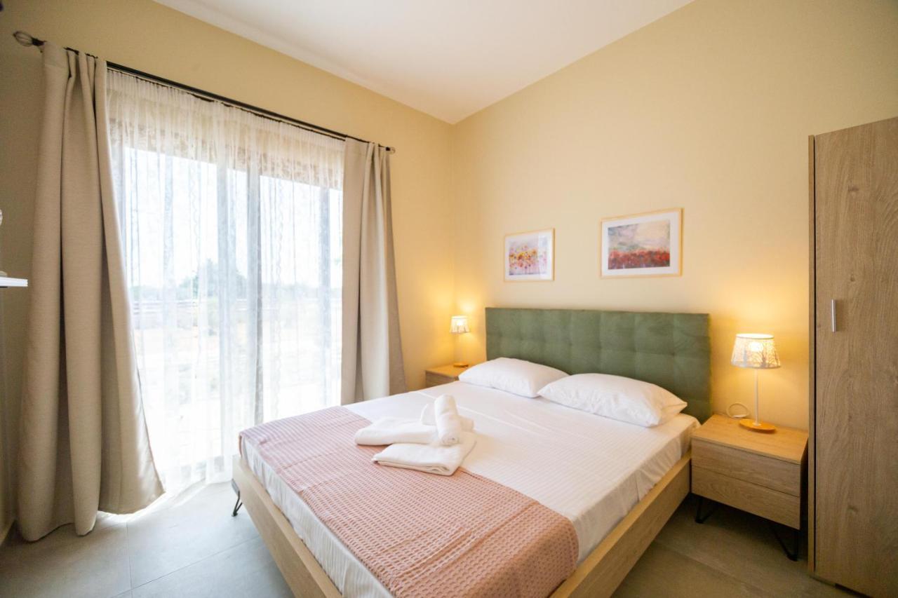 Varkes Suites 1 尼坡帝 外观 照片